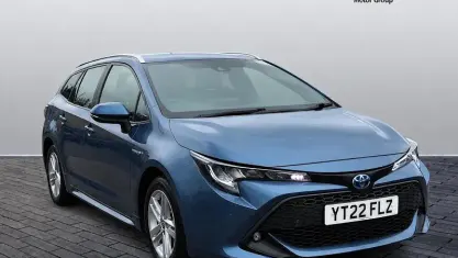 Used Toyota Corolla 122 HP (89 kW) 2022 Blue Hatchback