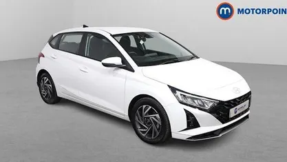 Used Hyundai i20 Advanced 101 HP (74 kW) 2025 White Hatchback