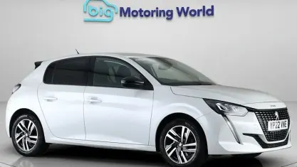 Used Peugeot 208 Allure Premium 102 HP (75 kW) 2022 White Hatchback