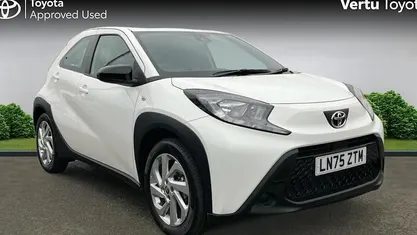 New Toyota Aygo X PURE 72 HP (52 kW) 2025 White SUV