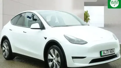 Używany Tesla Model Y Long Range AWD 286 kW (389 KM) 2025 SUV