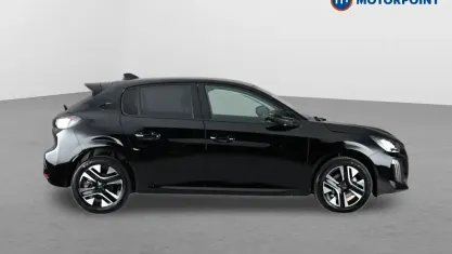 Ny Peugeot 208 Allure 111 HK (81 kW) 2025 Svart Halvkombi