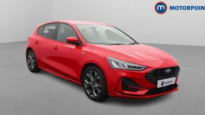 Begagnad Ford Focus ST-Line 155 HK (114 kW) 2024 Röd Halvkombi