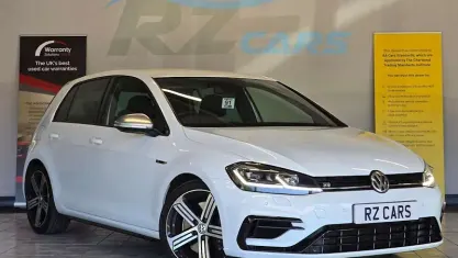 Begagnad VW Golf VII R 310 HK (228 kW) 2018 Vit Halvkombi
