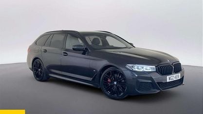 Usado BMW 520 M Sport 190 HP (139 kW) 2022 Cinzento Carrinha