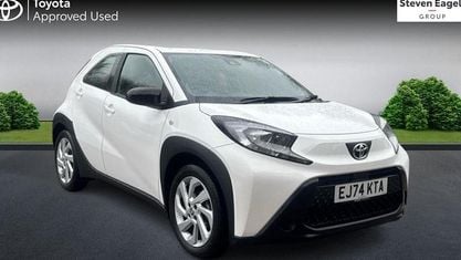 Used Toyota Aygo X PURE 72 HP (52 kW) 2024 White SUV