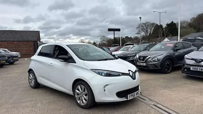 Used Renault Zoe Dynamique 64 kW (88 HP) 2016 Hatchback