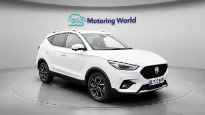 Usado MG ZS Exclusive 111 HP (81 kW) 2023 Branco SUV