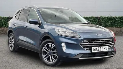 Begagnad Ford Kuga Titanium 150 HK (110 kW) 2023 Blå SUV
