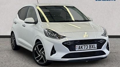Używany Hyundai i10 Premium 67 KM (49 kW) 2023 Biały Hatchback