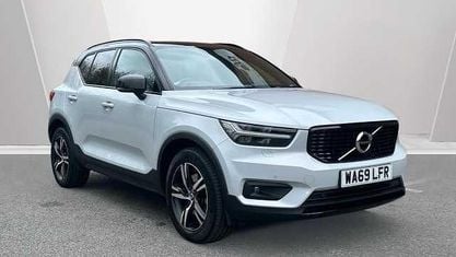 Używany Volvo XC40 R-Design 190 KM (139 kW) 2019 Srebrny SUV