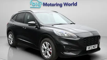 Usado Ford Kuga ST-Line 150 HP (110 kW) 2023 Preto SUV
