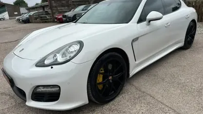 Used Porsche Panamera Diesel 250 HP (183 kW) 2012 White Hatchback