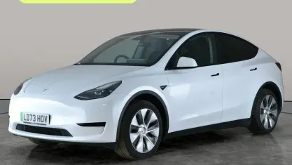 Używany Tesla Model Y RWD 254 kW (346 KM) 2024 Biały SUV