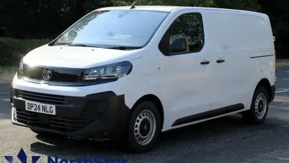 Used Vauxhall Vivaro S 120 HP (88 kW) 2024 White MPV