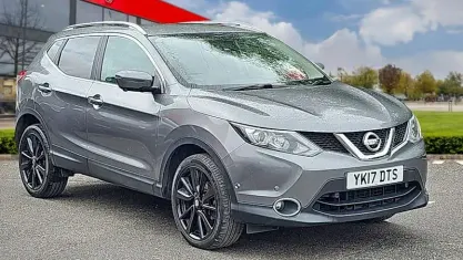 Used Nissan Qashqai Tekna 110 HP (80 kW) 2017 Grey SUV