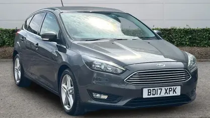Used Ford Focus Zetec 101 HP (74 kW) 2017 Grey Hatchback