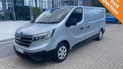 Used Renault Trafic Business 131 HP (96 kW) 2023 Grey MPV