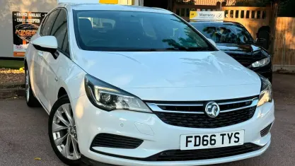 Used Vauxhall Astra S 105 HP (77 kW) 2016 White Hatchback