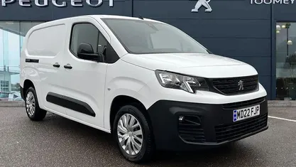 White Used 2022 Peugeot Partner Premium MPV | £11,295 (Fair price)