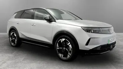 Used Vauxhall Grandland Ultimate 156 kW (213 HP) 2025 Grey SUV