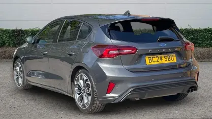 Begagnad Ford Focus ST-Line X 155 HK (114 kW) 2024 Halvkombi