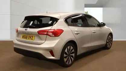 Used Ford Focus Zetec 101 HP (74 kW) 2019 Silver Hatchback