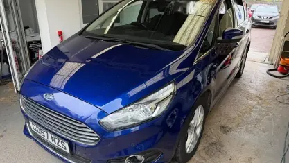 Usado Ford S-MAX Titanium 150 CV (110 kW) 2018 Monovolumen
