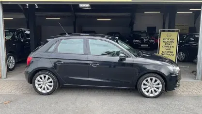 Usado Audi A1 Sportback Sport 86 HP (63 kW) 2013 Preto Citadino
