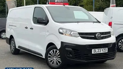 Used Vauxhall Vivaro 101 HP (74 kW) 2023 White MPV