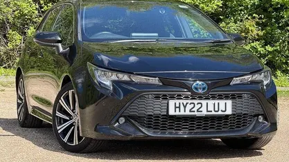 Used Toyota Corolla Design 122 HP (89 kW) 2022 Black Hatchback