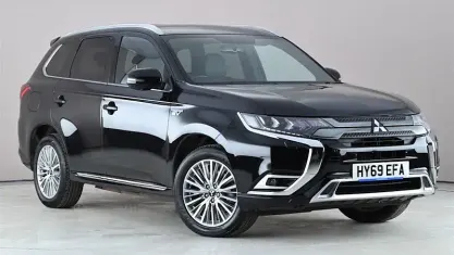 Usado Mitsubishi Outlander P-HEV 177 HP (130 kW) 2018 Preto Carrinha