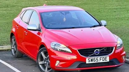 Used Volvo V40 R-Design 190 HP (139 kW) 2017 Hatchback