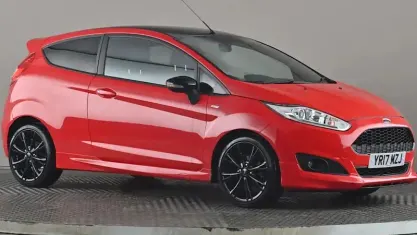 Begagnad Ford Fiesta ST-Line 140 HK (102 kW) 2017 Röd Halvkombi