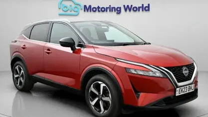 Używany Nissan Qashqai N-Connecta 140 KM (102 kW) 2023 Czerwony SUV