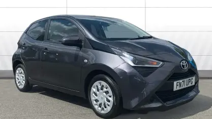 Used Toyota Aygo X-play 72 HP (52 kW) 2021 Hatchback