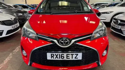 Used Toyota Yaris Design 99 HP (72 kW) 2016 Red Hatchback