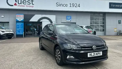 Usado VW Polo Active 95 CV (69 kW) 2021 Negro Utilitario