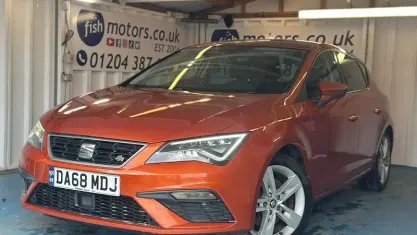 Used Seat Leon FR 190 HP (139 kW) 2019 Orange Hatchback