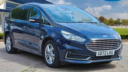 Used Ford S-MAX Titanium 190 HP (139 kW) 2022 Blue MPV