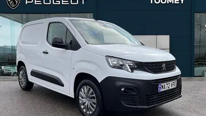 White Used 2022 Peugeot Partner Premium MPV | £10,995 (Fair price)