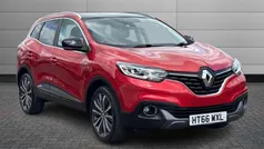 Flame red Used 2017 Renault Kadjar Signature SUV | £9,290 (Fair price)