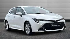 Pure white Used 2025 Toyota Corolla Hatchback | £24,995 (Fair price)