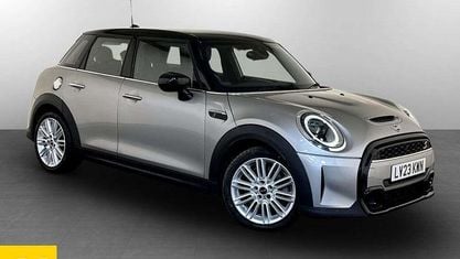 Używany Mini Cooper S Exclusive 178 KM (130 kW) 2022 Srebrny Hatchback