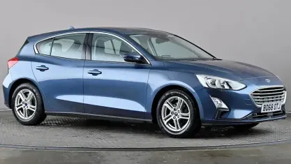 Begagnad Ford Focus Zetec 101 HK (74 kW) 2020 Halvkombi