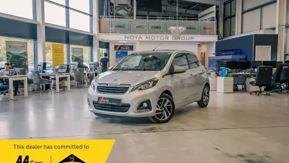 Used Peugeot 108 Allure 82 HP (60 kW) 2017 Silver Hatchback