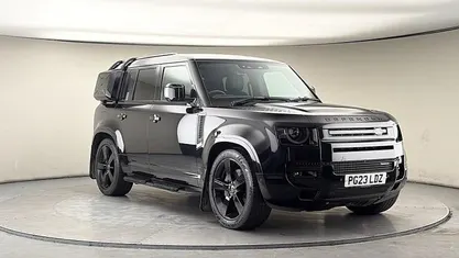 Used Land Rover Defender SE Dynamic 404 HP (297 kW) 2023 Santorini black SUV