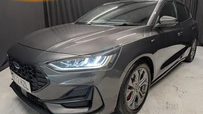 Used Ford Focus ST-Line 125 HP (91 kW) 2021 Grey Hatchback