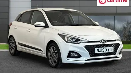 Used Hyundai i20 Premium 84 HP (61 kW) 2019 White Hatchback