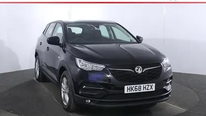 Used Vauxhall Grandland X S 131 HP (96 kW) 2019 Black SUV